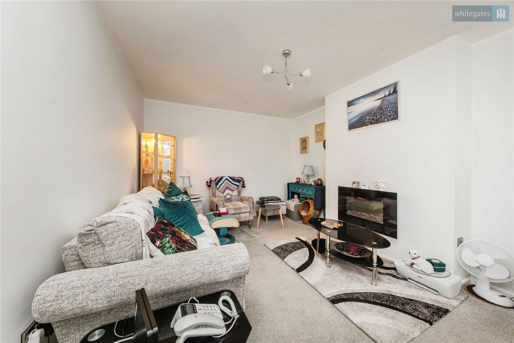 Property photo 3 of 16 Picture No. 05