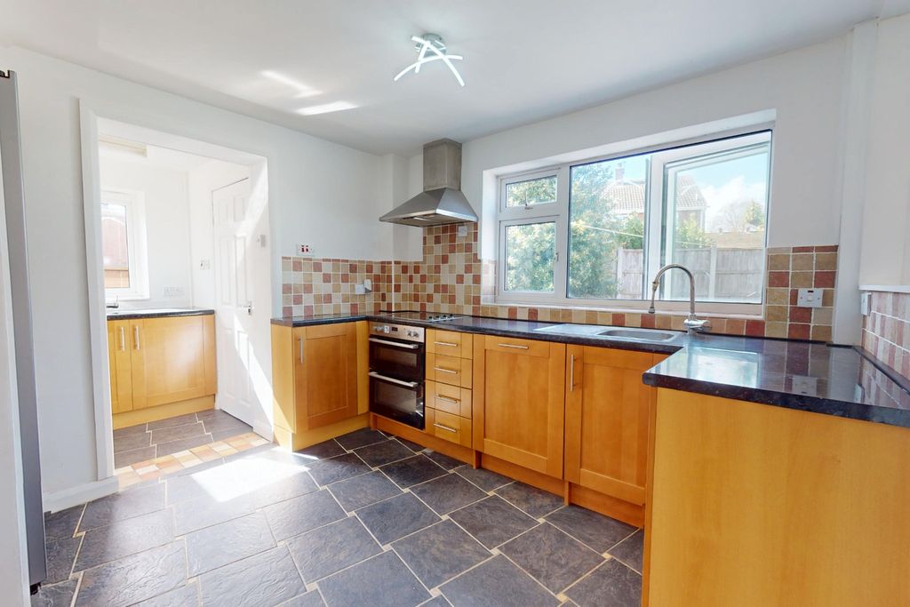 Property photo 2 of 25 5021533