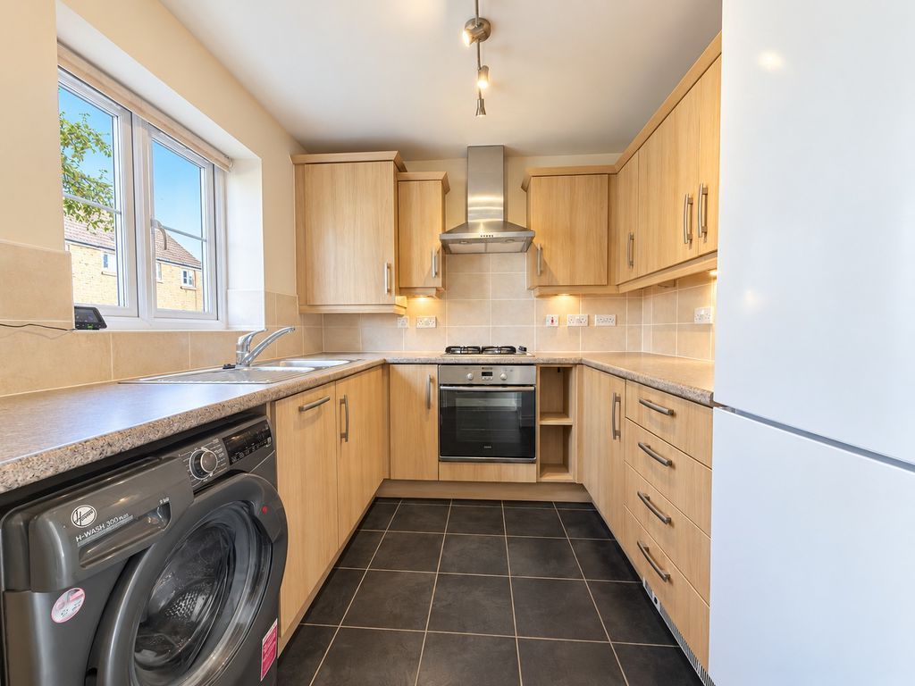 Property photo 2 of 11 Kitchen