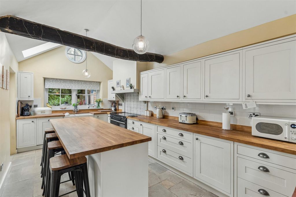 Property photo 2 of 32 Kitchen