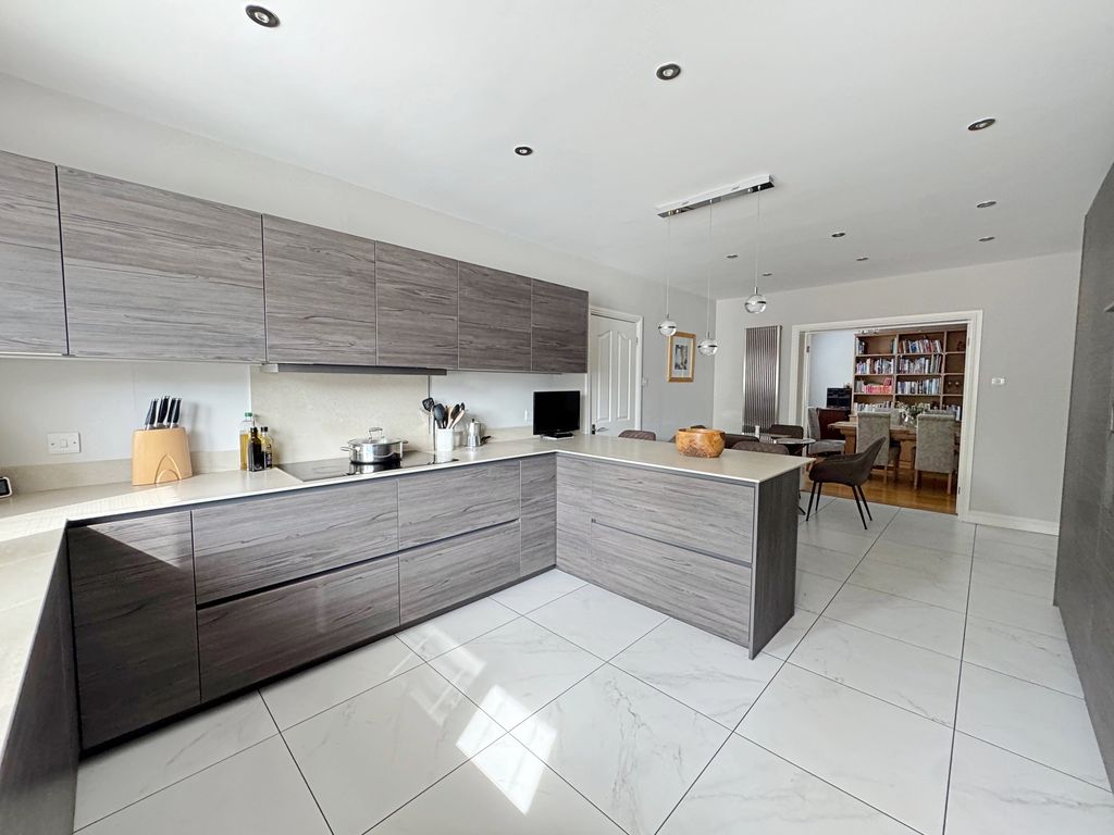 Property photo 3 of 25 3