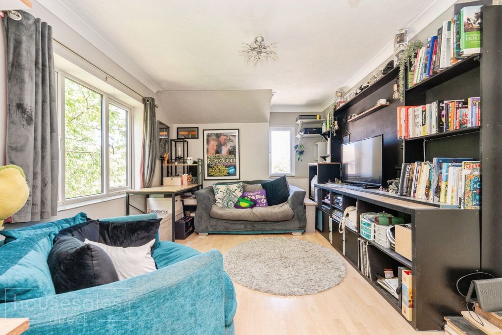 Property photo 2 of 7