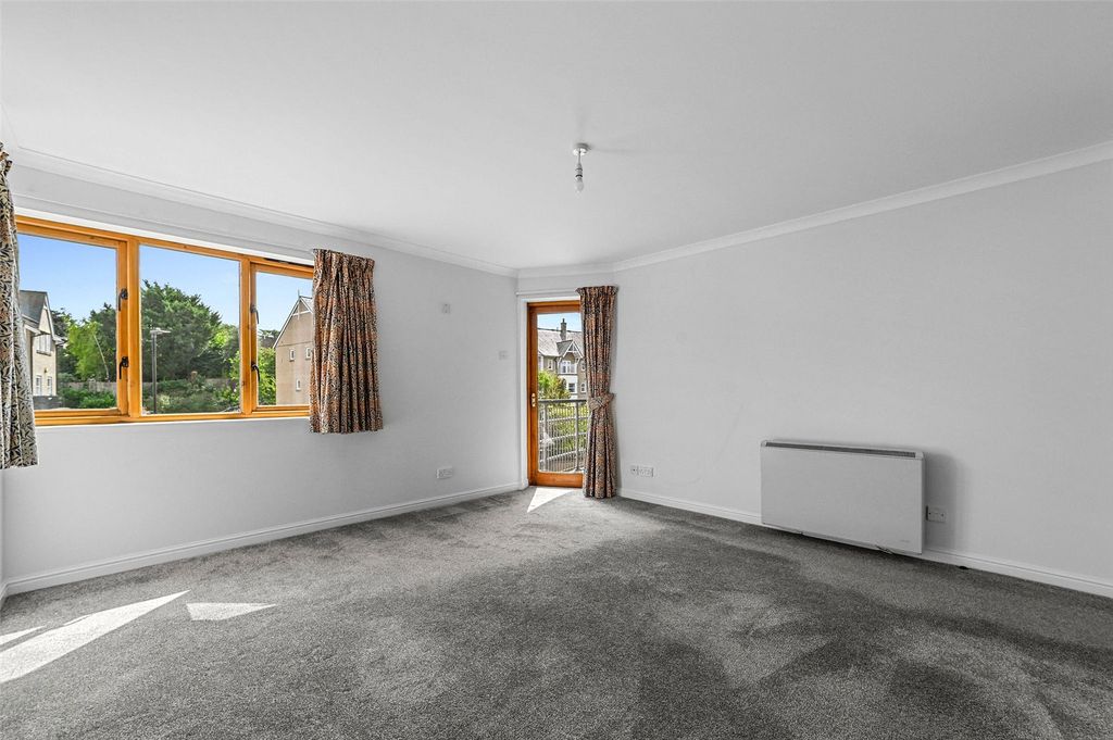 Property photo 3 of 15 Picture No. 02