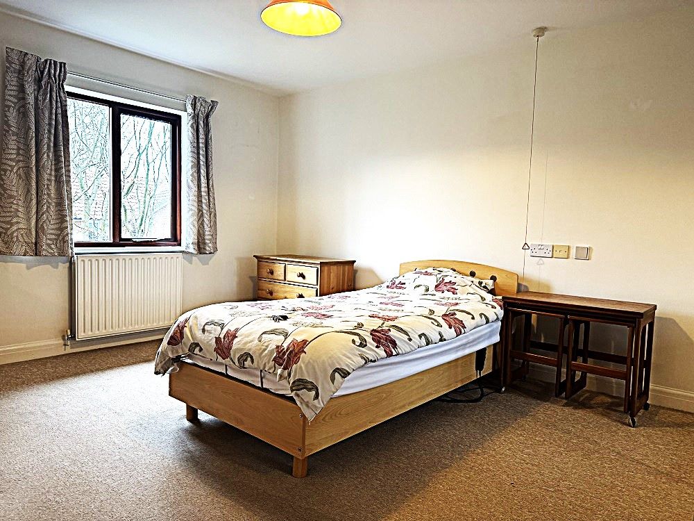 Property photo 3 of 6