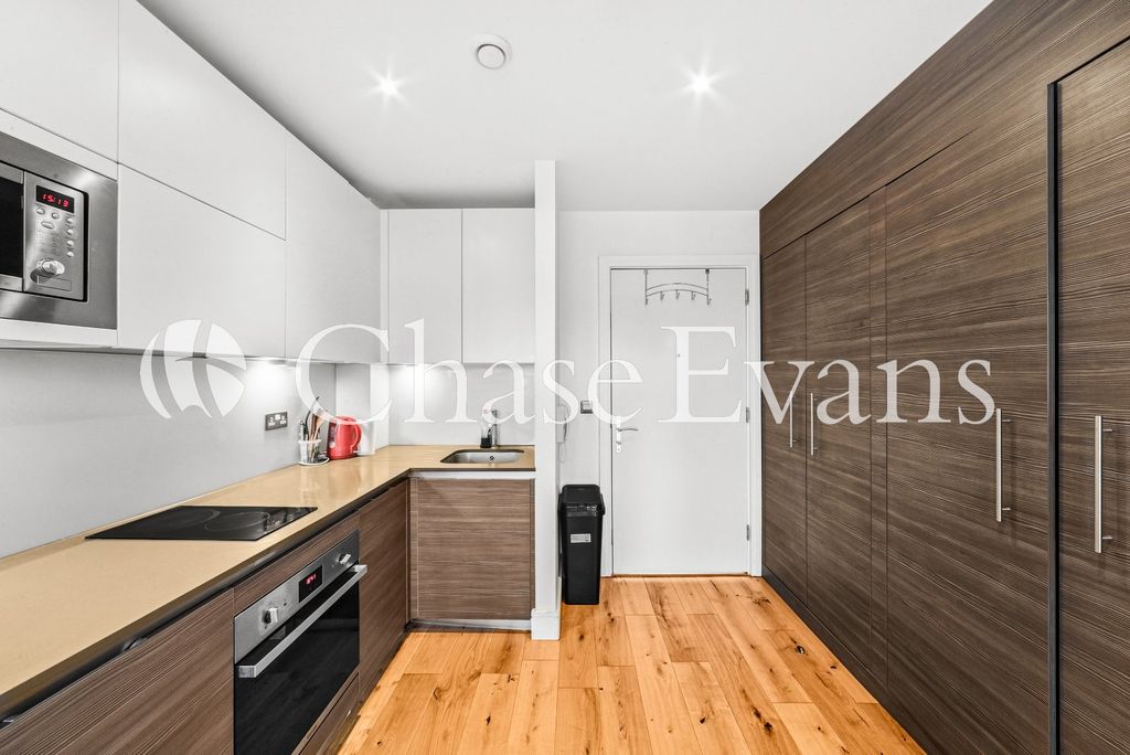 Property photo 2 of 8 Kitchen