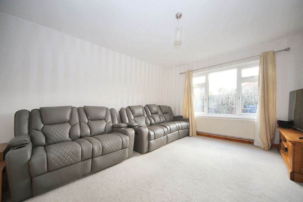 Property photo 2 of 24