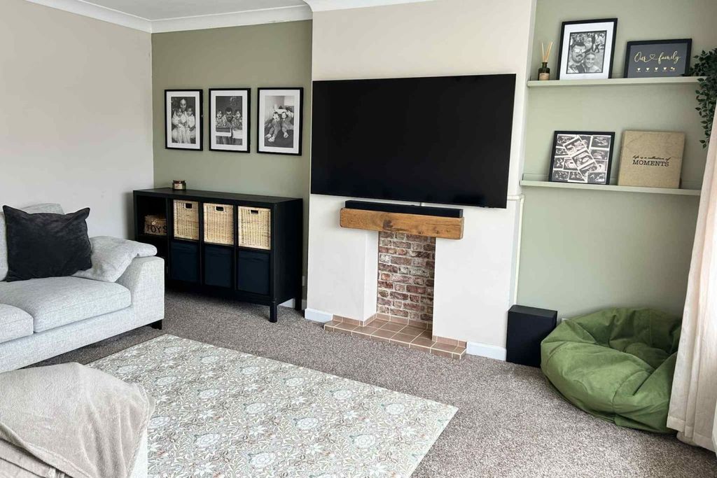 Property photo 2 of 25