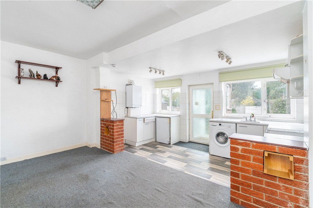 Property photo 3 of 10 Kitchen/Dining