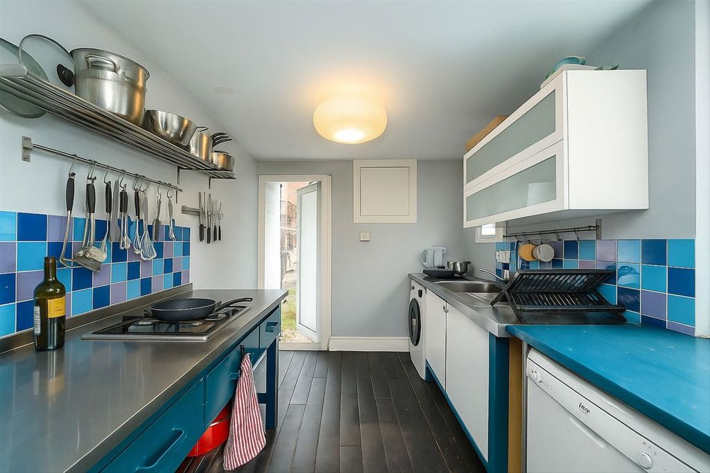 Property photo 3 of 8