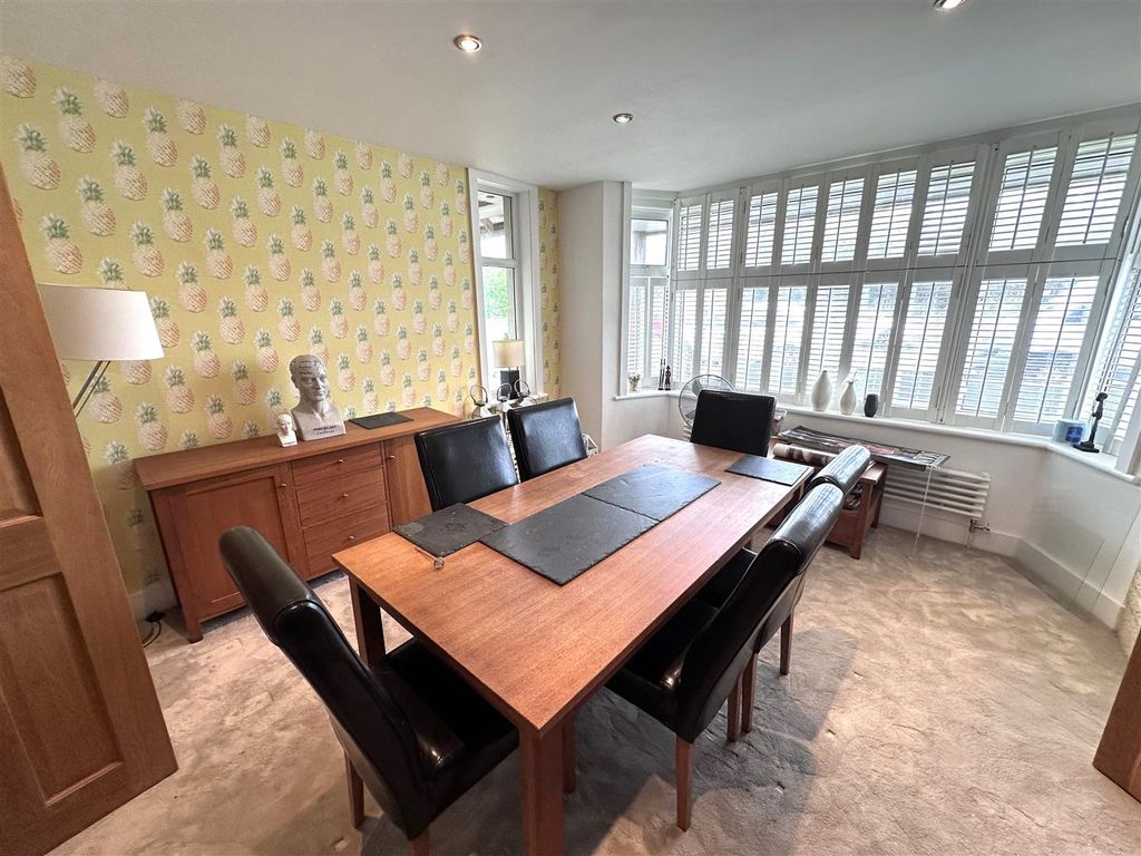 Property photo 3 of 11 Dining Room