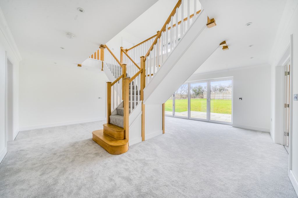 Property photo 2 of 51