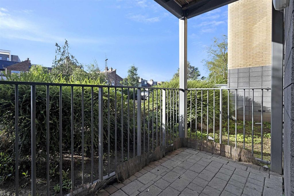 Property photo 2 of 14 Property-Photo-881