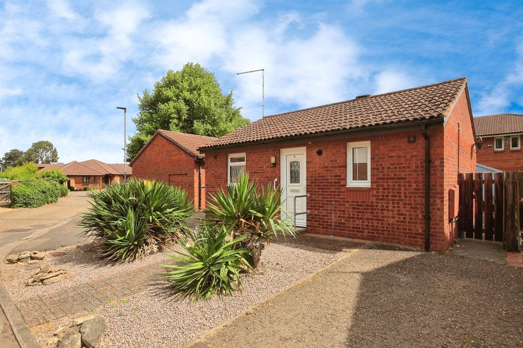 Property photo 1 of 17 Outside