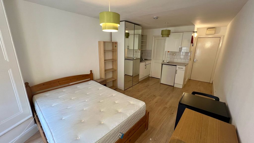 Property photo 3 of 8 Img-20250411-Wa0024