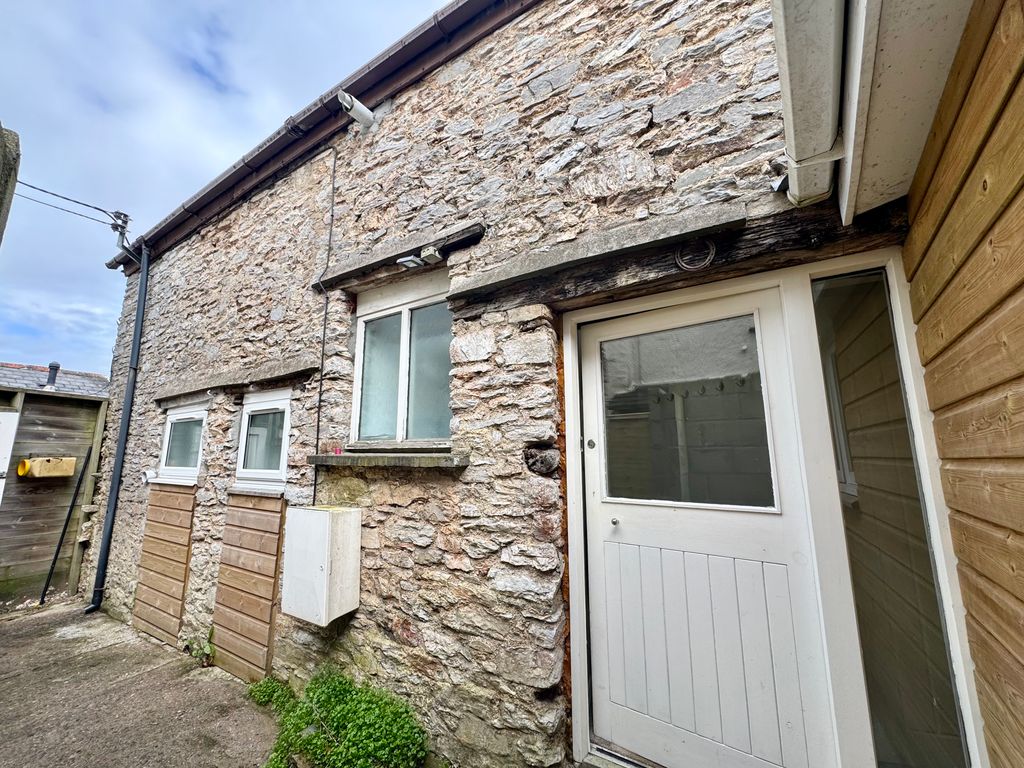 Property photo 1 of 9 Annex