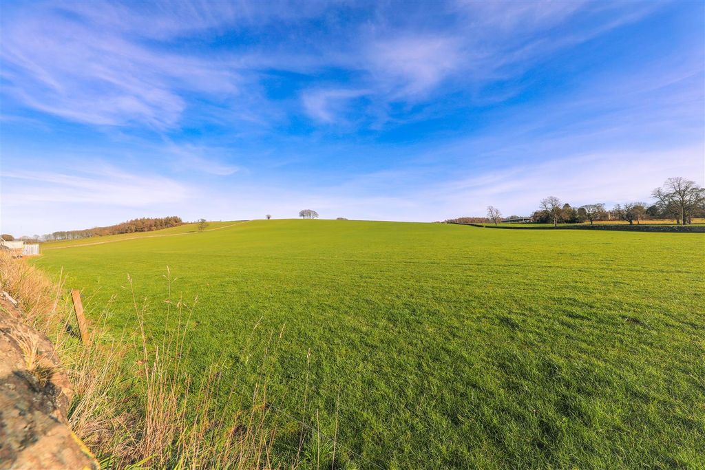 Property photo 3 of 23 c