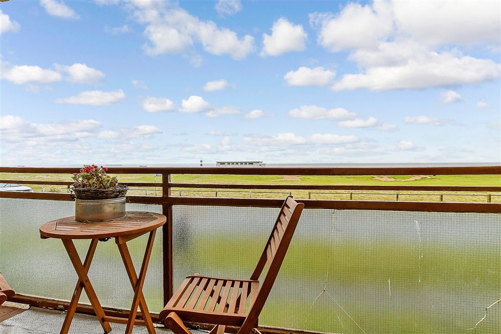 Property photo 3 of 9 Balcony / Terrace