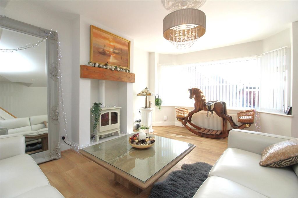 Property photo 3 of 22 Living Room