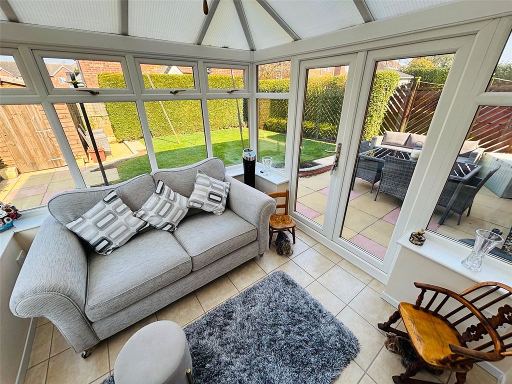 Property photo 2 of 16 Conservatory