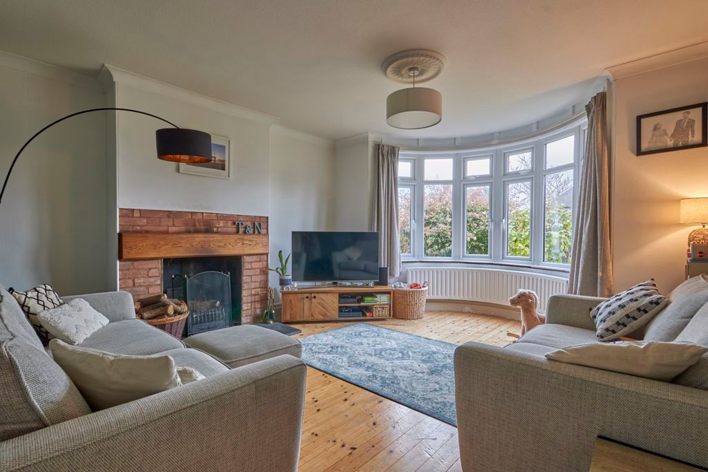 Property photo 3 of 20 Living Room