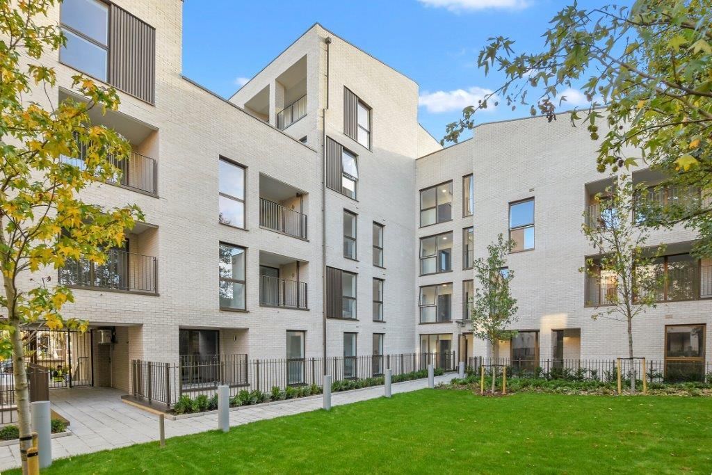 Property photo 1 of 12 The Avenue