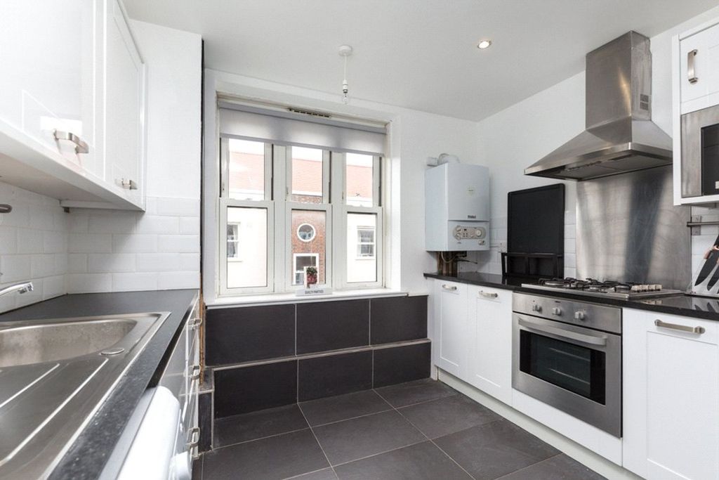 Property photo 2 of 8 Gibratar Walk, E2