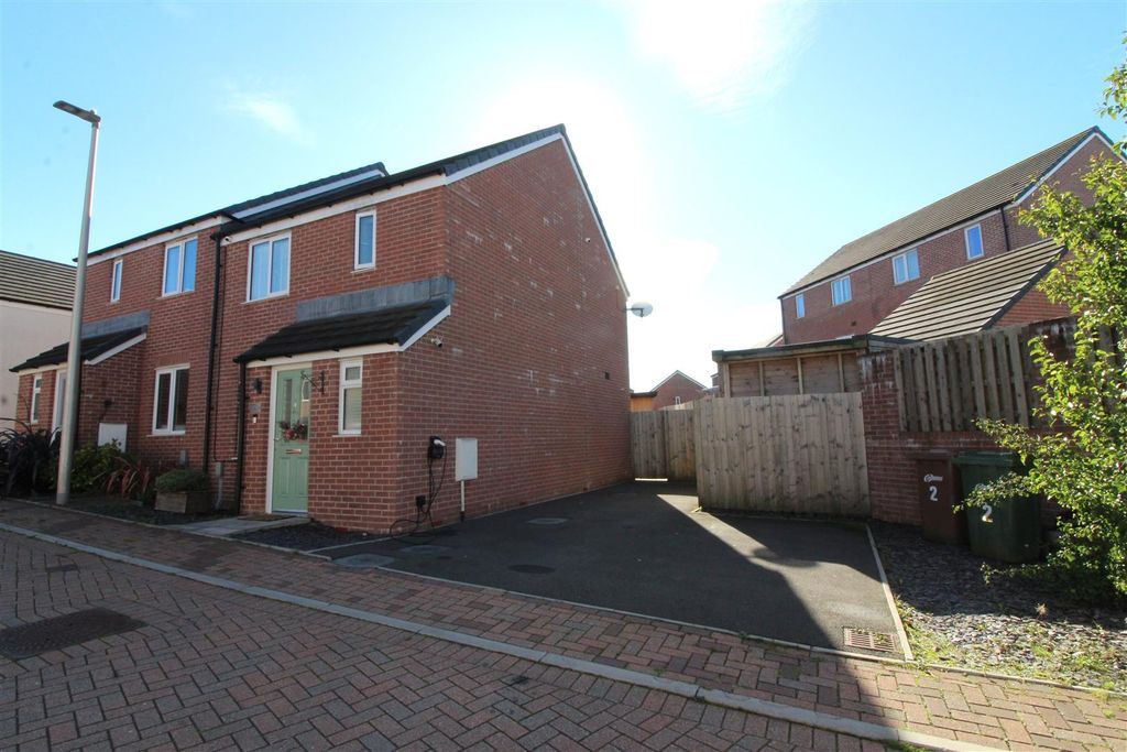 Property photo 1 of 28 Outside