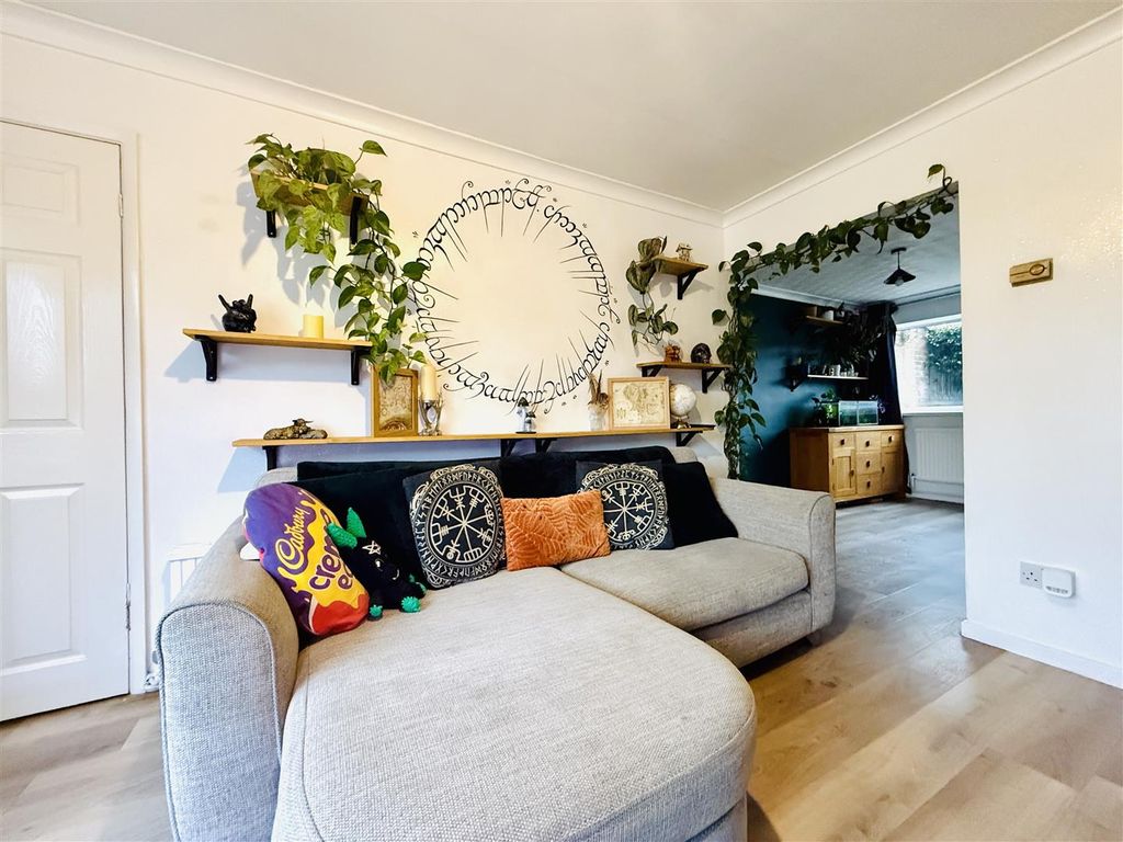 Property photo 3 of 19 Living Room