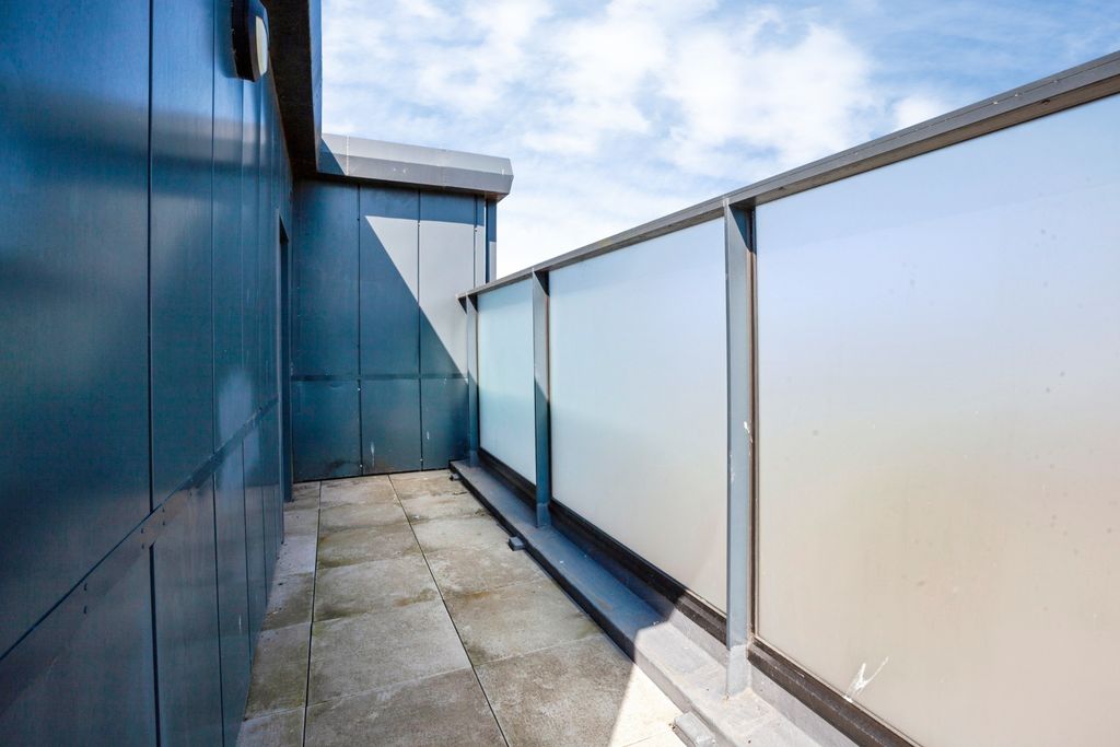 Property photo 2 of 16 Balcony