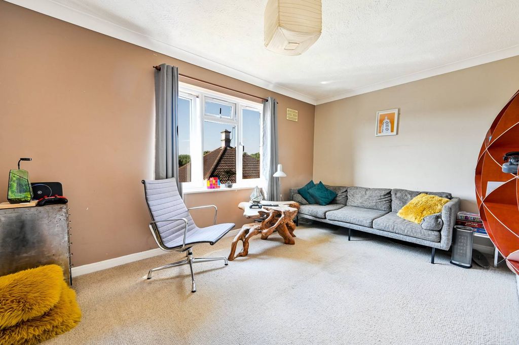 Property photo 2 of 6