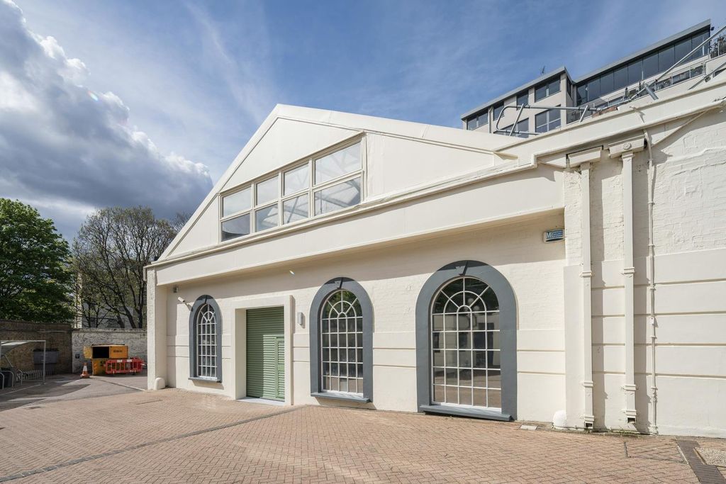 Property photo 3 of 7 Hol_N137_Medium.Jpg