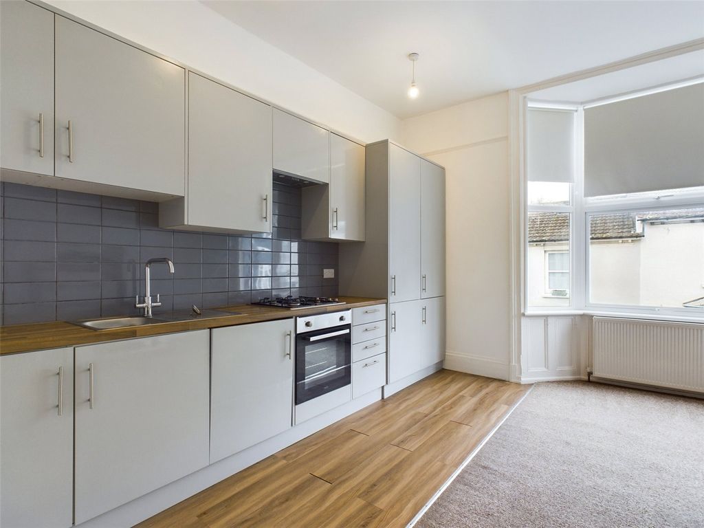 Property photo 1 of 18 Kitchen