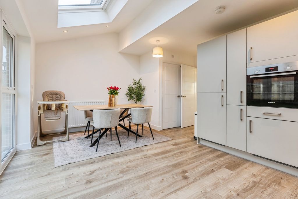 Property photo 2 of 20 Photo