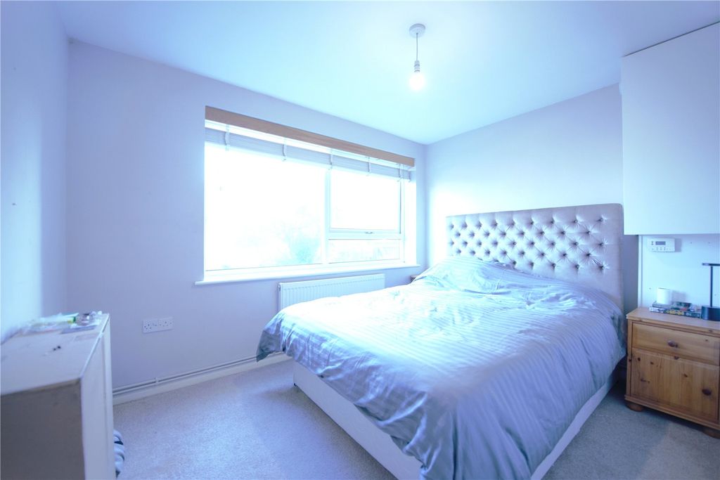 Property photo 2 of 8 Picture No. 23