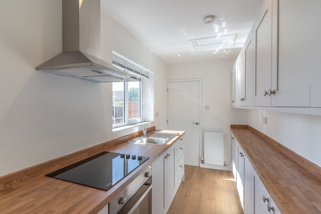 Property photo 3 of 20 4521873