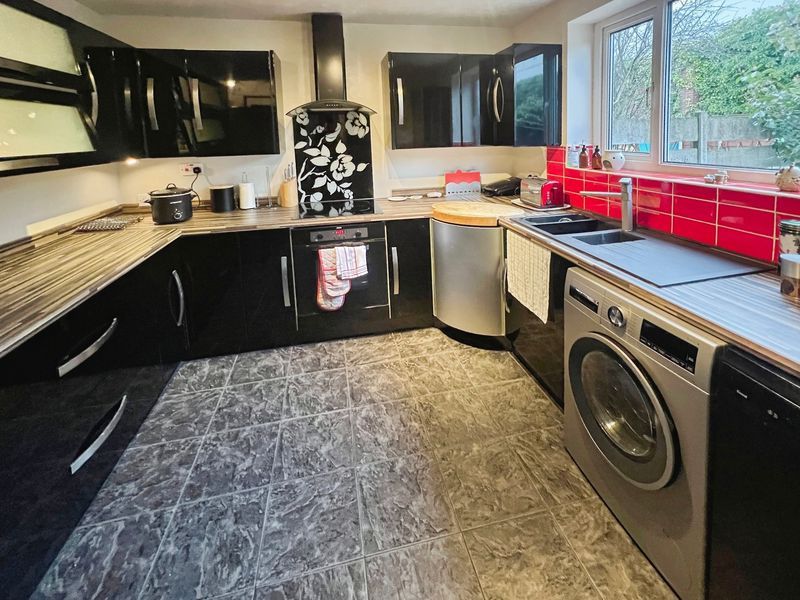 Property photo 3 of 13 Kitchen