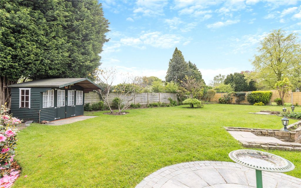 Property photo 3 of 17 Garden