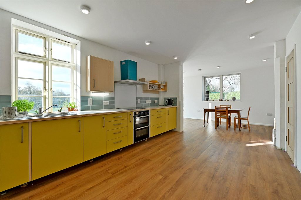 Property photo 2 of 10 Picture No. 07