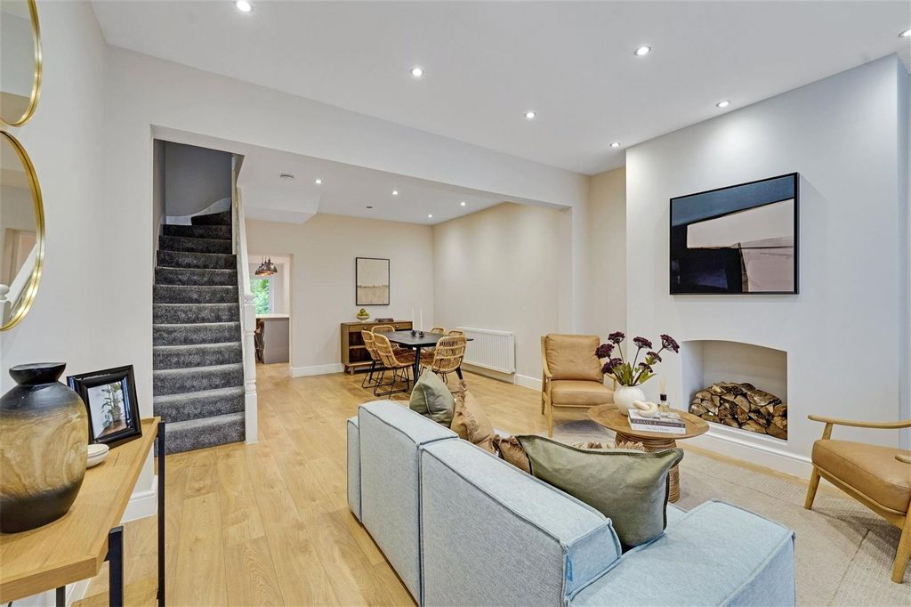 Property photo 3 of 12 Picture No. 02