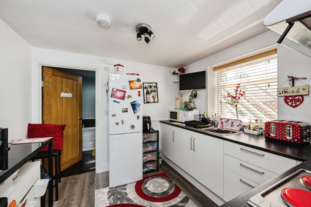 Property photo 3 of 35 Pbox-Img.Jpg