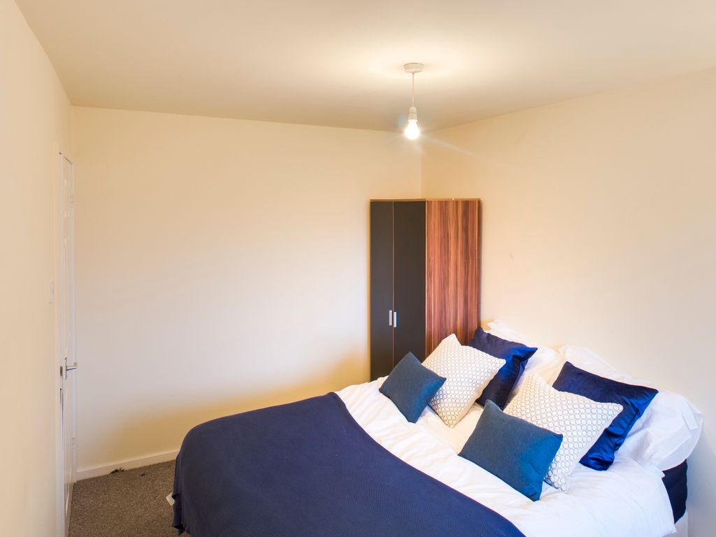 Property photo 3 of 11 Photo 2