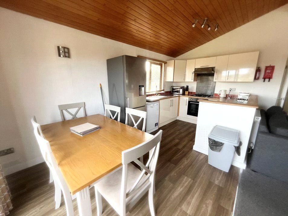 Property photo 3 of 14 Kitchen