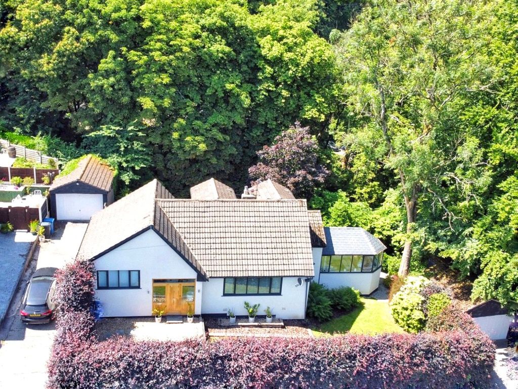 Property photo 1 of 32 Private Detached