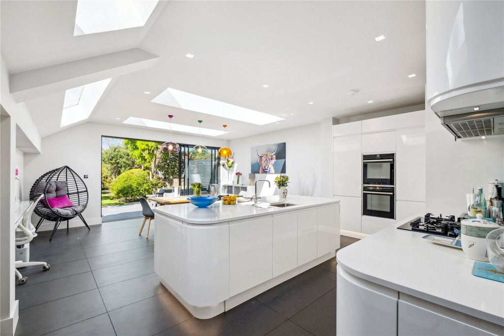 Property photo 2 of 14 Kitchen