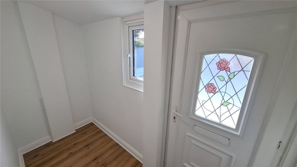 Property photo 2 of 10 Entrance Porch