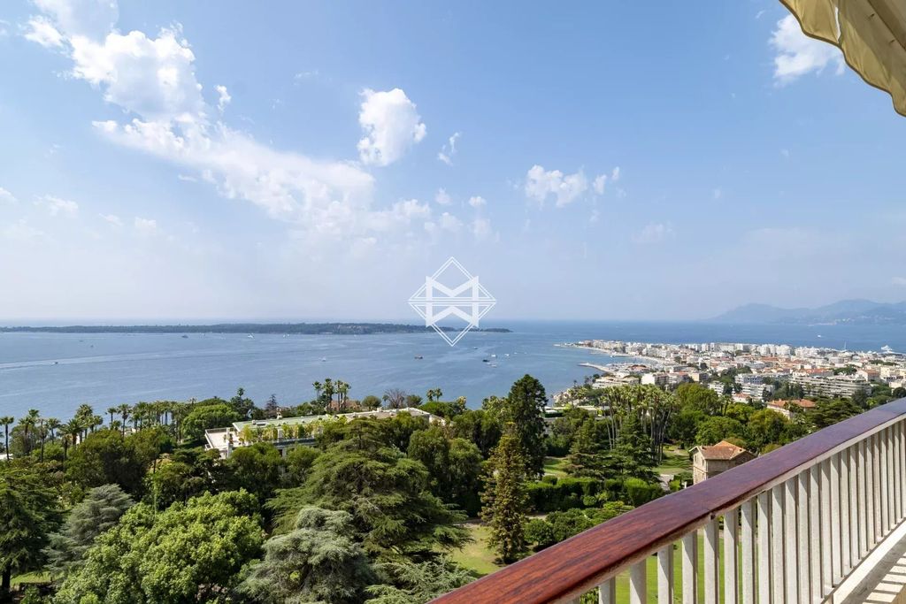Property photo 1 of 9 Cannes Californie Panoramic Sea View On High Floor