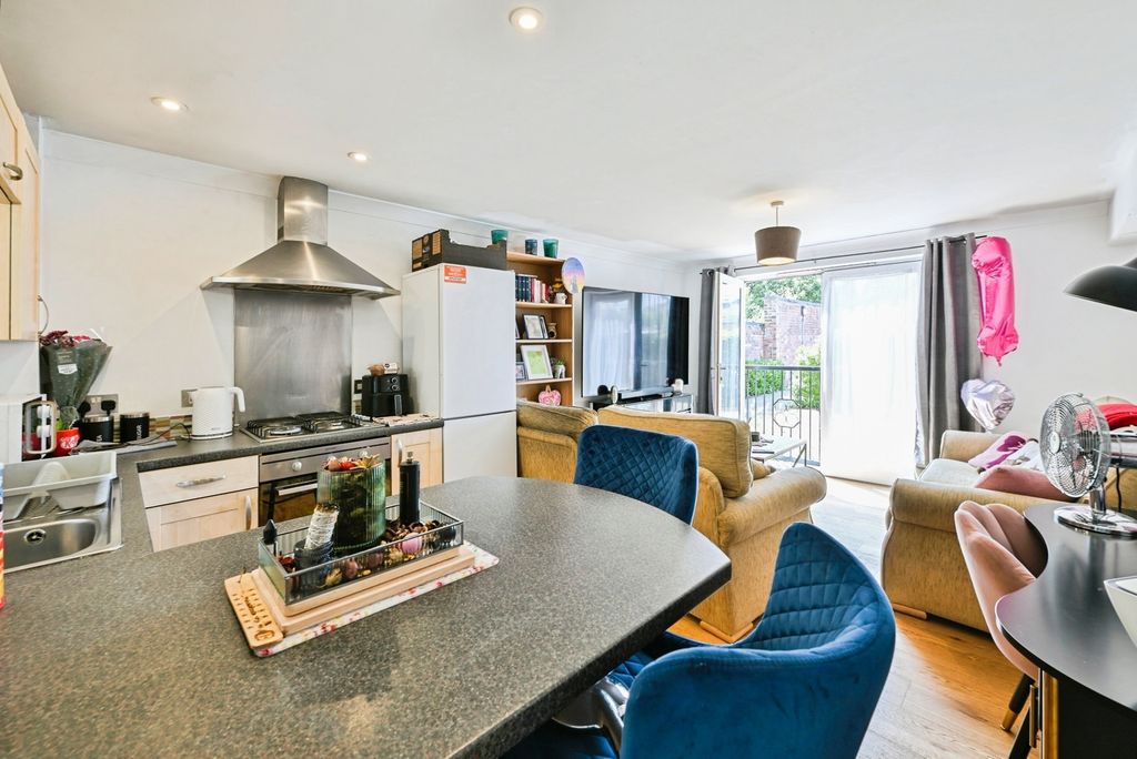 Property photo 3 of 14 Pbox-Img.Jpg