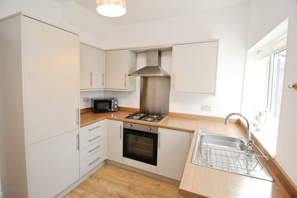 Property photo 2 of 20 Kitchen