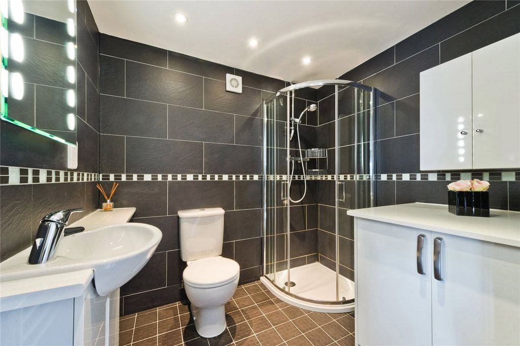 Property photo 3 of 10 Picture No. 13