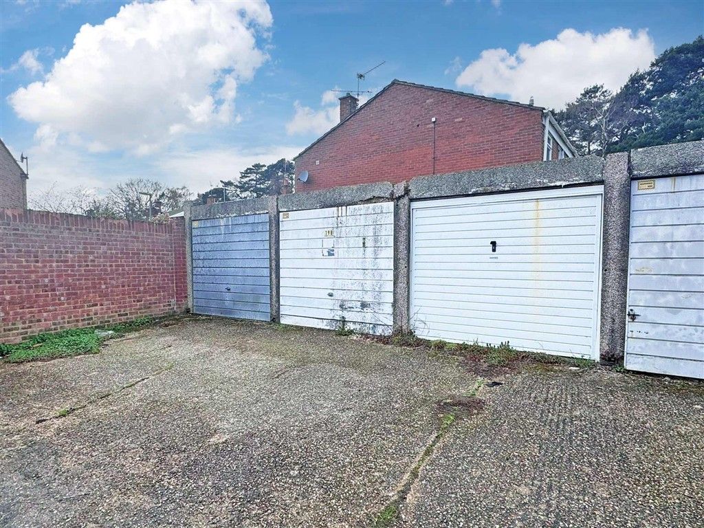 Property photo 1 of 2